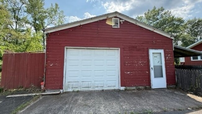 property at 1210 Farmington Ave