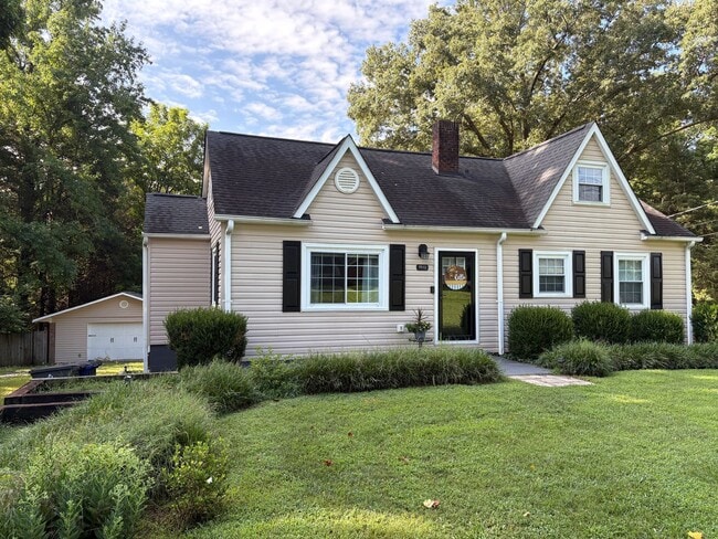 1910 Darwick Rd in Winston-Salem, NC - Building Photo - Building Photo