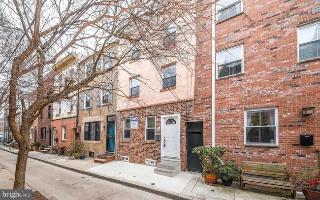 property at 922 League St