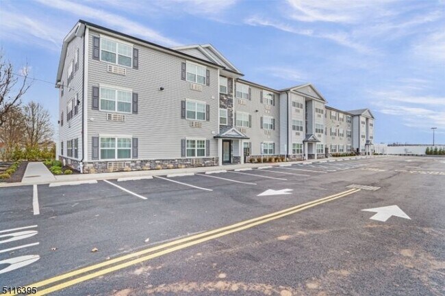 1700 S Stiles St-Unit -C207 in Linden, NJ - Building Photo - Building Photo