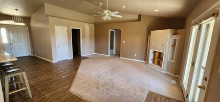 5393 Cragmoor Dr in Pueblo, CO - Building Photo - Building Photo