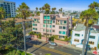 2203 Ocean Ave in Santa Monica, CA - Building Photo - Building Photo