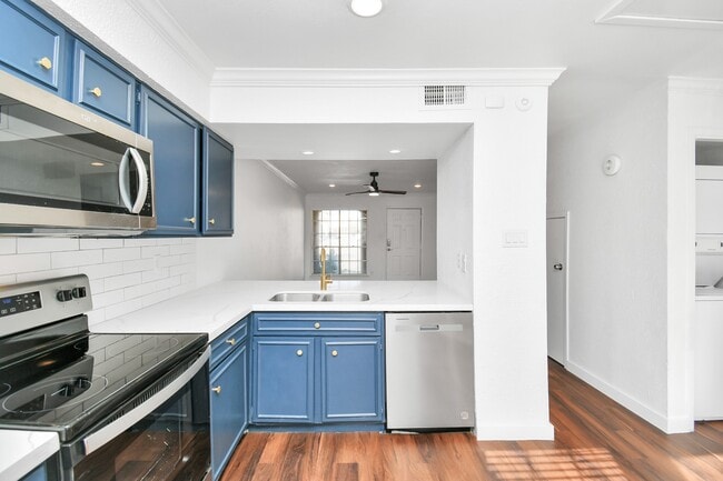 2002 Gentryside Dr