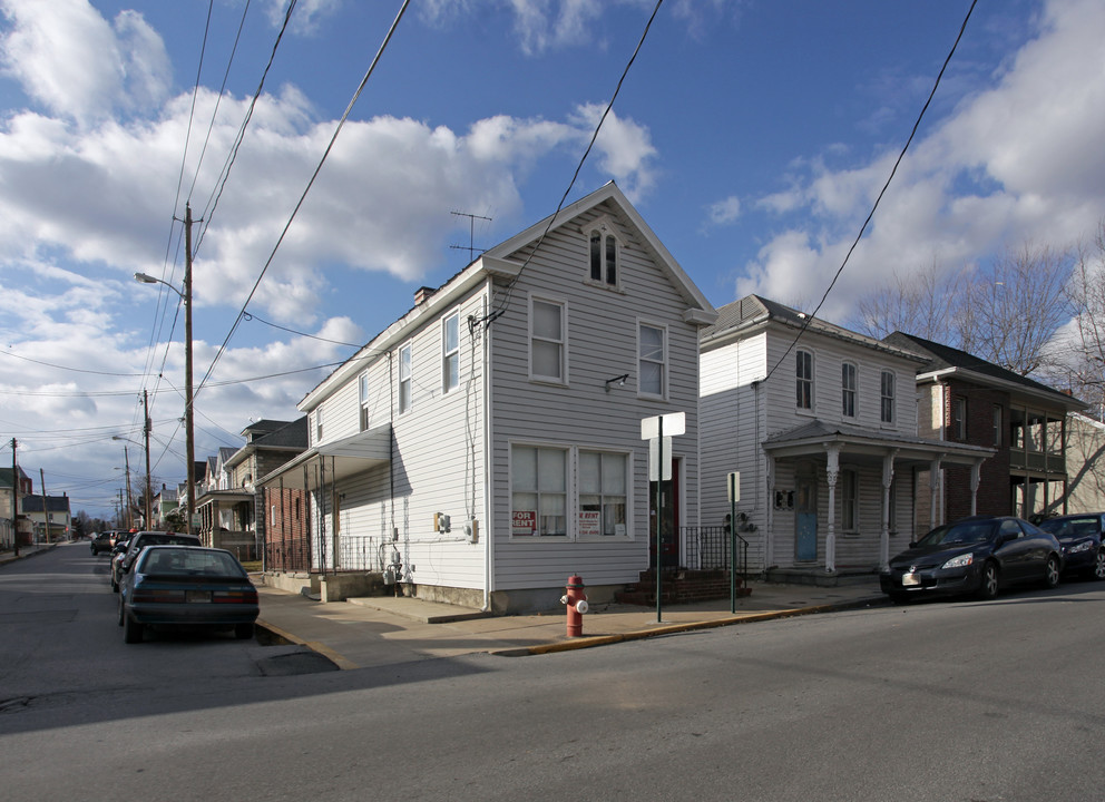 329 S Raleigh St in Martinsburg, WV - Building Photo