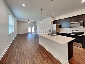 1105 Walden Pond Dr in Plant City, FL - Building Photo - Building Photo