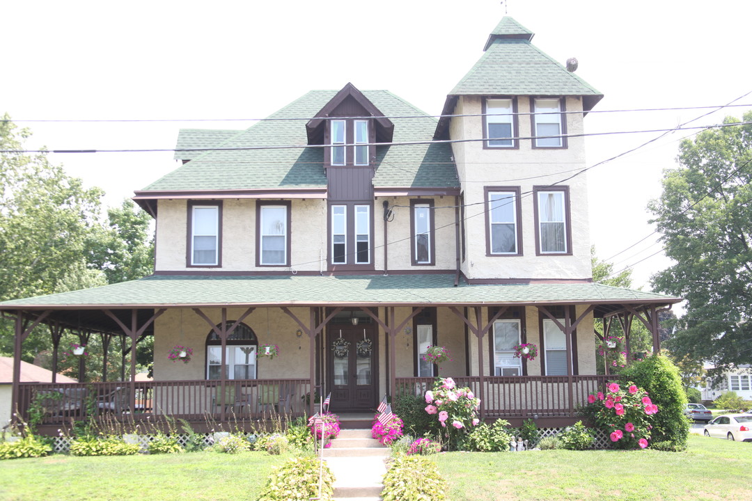 511 Morton Ave in Ridley Park, PA - Building Photo