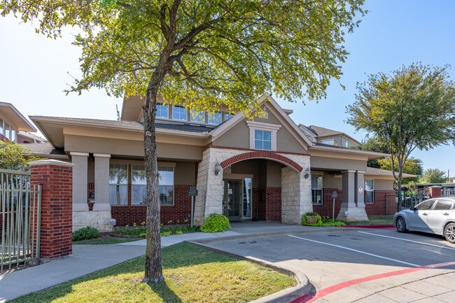 Woodridge Apartments in Dallas, TX - Building Photo - Building Photo