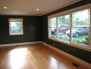 501 Parkview Dr in Durham, NC - Building Photo - Building Photo