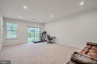 7054 Fox Glove Ln in Hanover, MD - Building Photo - Building Photo
