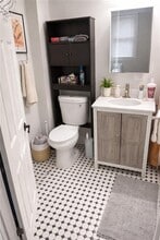 15 Rock St in Bristol, RI - Building Photo - Building Photo