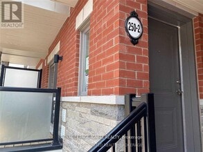 250 Lagerfeld Dr in Brampton, ON - Building Photo - Building Photo
