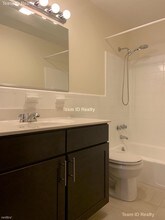 11 Captain Parker Arms-Unit -Apt 15 in Lexington, MA - Building Photo - Building Photo