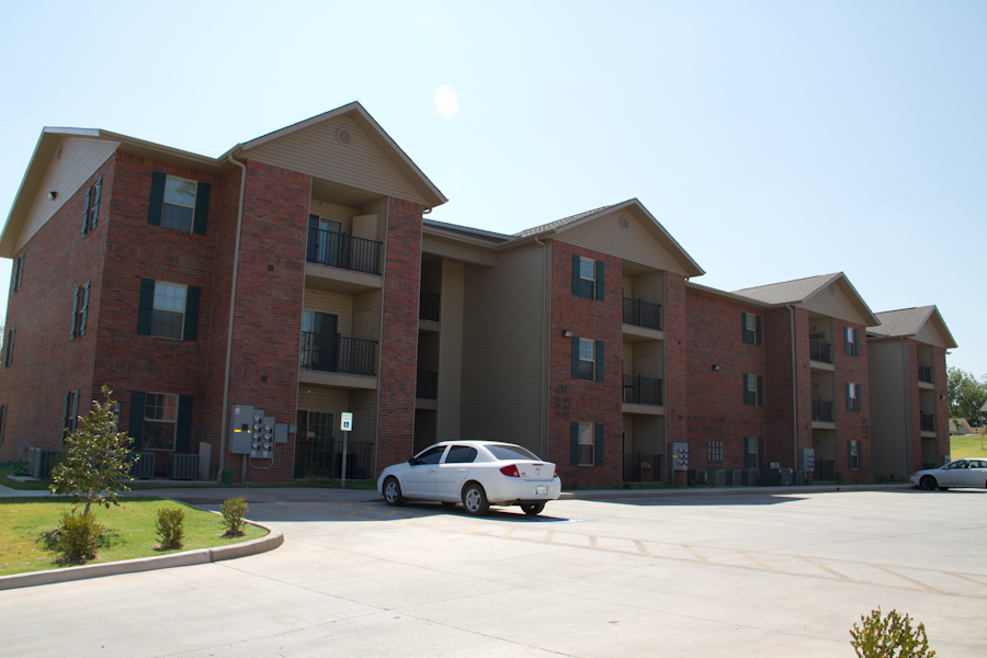 Emerald Pointe in Ada, OK - Building Photo