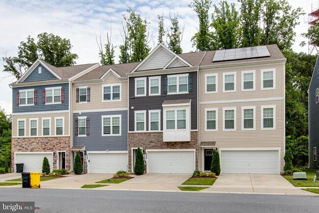 7964 Patterson Wy in Severn, MD - Foto de edificio - Building Photo