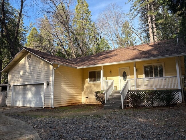 14366 Bethany Cir in Magalia, CA - Building Photo - Building Photo