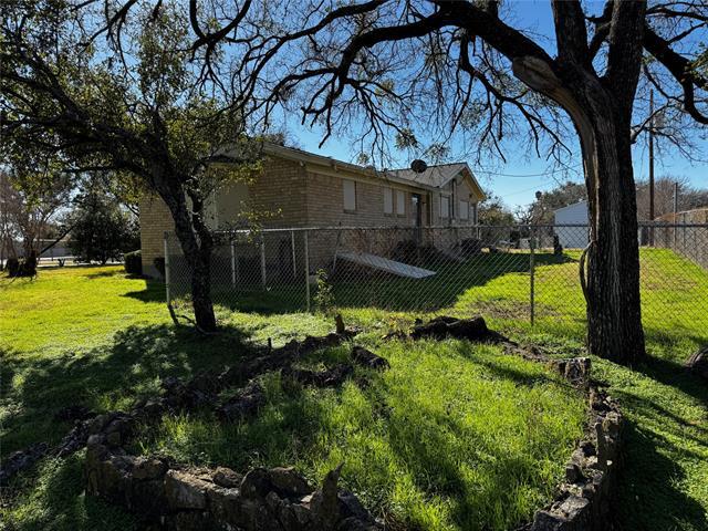 5500 Fall Creek Hwy in Granbury, TX - Building Photo