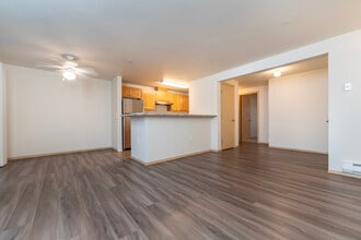 Alder Court Apartments in Tacoma, WA - Building Photo - Building Photo