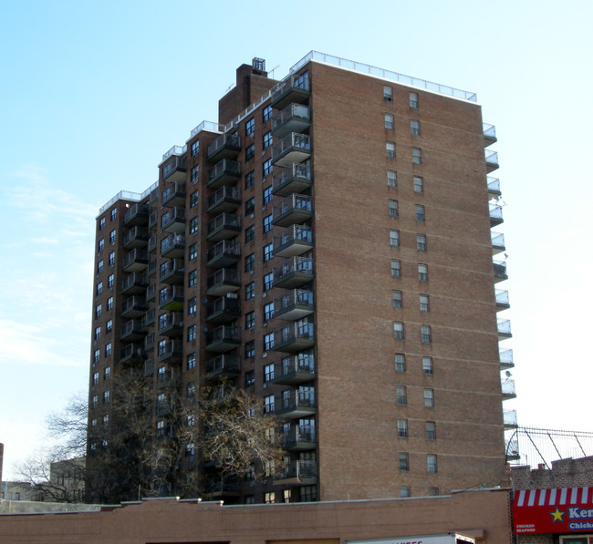 Fordham Tower in Bronx, NY - Foto de edificio - Building Photo