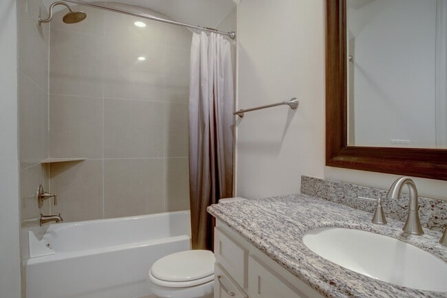 property at 1415 Oakdale St