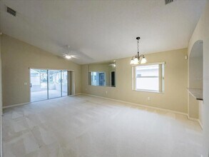 218 Langford Park Ave in Davenport, FL - Foto de edificio - Building Photo