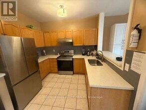 110 Pantomine Blvd in Brampton, ON - Building Photo - Building Photo