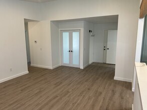 6292 Freeborn Dr in Huntington Beach, CA - Foto de edificio - Building Photo