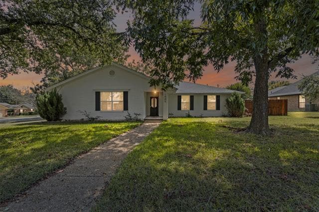 1509 Surry Pl Dr in Cleburne, TX - Building Photo - Building Photo
