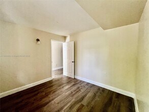 42 NW 7th Ave in Homestead, FL - Building Photo - Building Photo