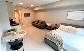 121 NE 5th St, Unit SI FL31-ID1499077P in Miami, FL - Building Photo
