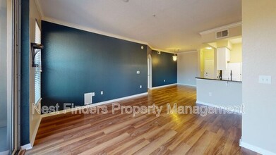 8539 Gate Pkwy W in Jacksonville, FL - Building Photo - Building Photo
