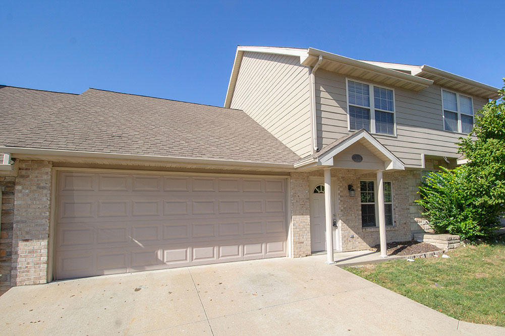 1308 E Brown School Rd in Columbia, MO - Building Photo