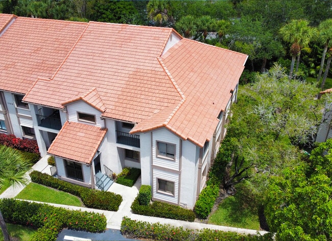 1103 Duncan Cir in Palm Beach Gardens, FL - Building Photo - Building Photo