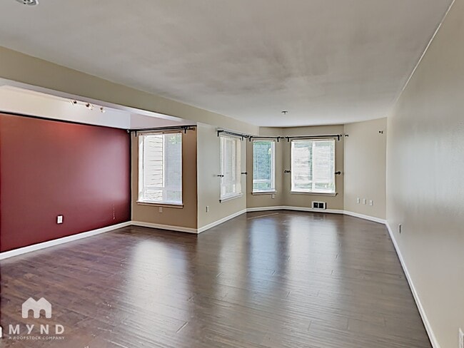 2530 15th Ave W, Unit 501 in Seattle, WA - Building Photo - Building Photo