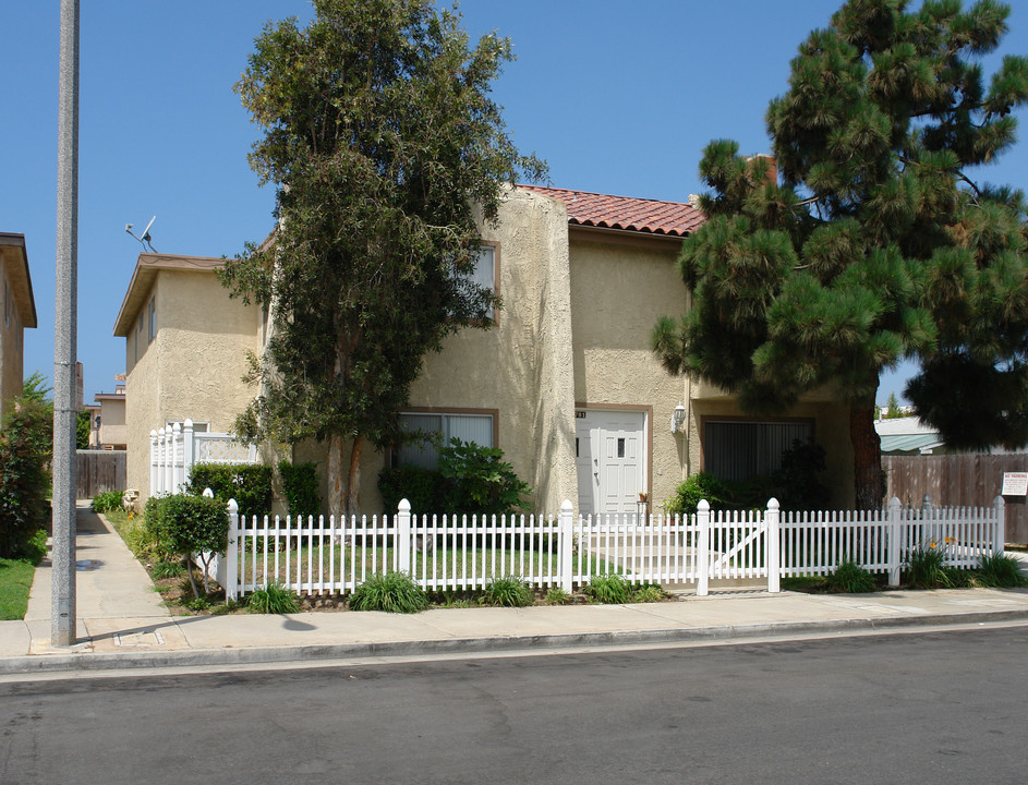 16781 Hoskins St in Huntington Beach, CA - Building Photo