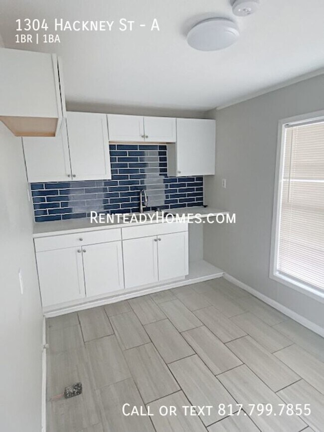 1304 Hackney St photo'