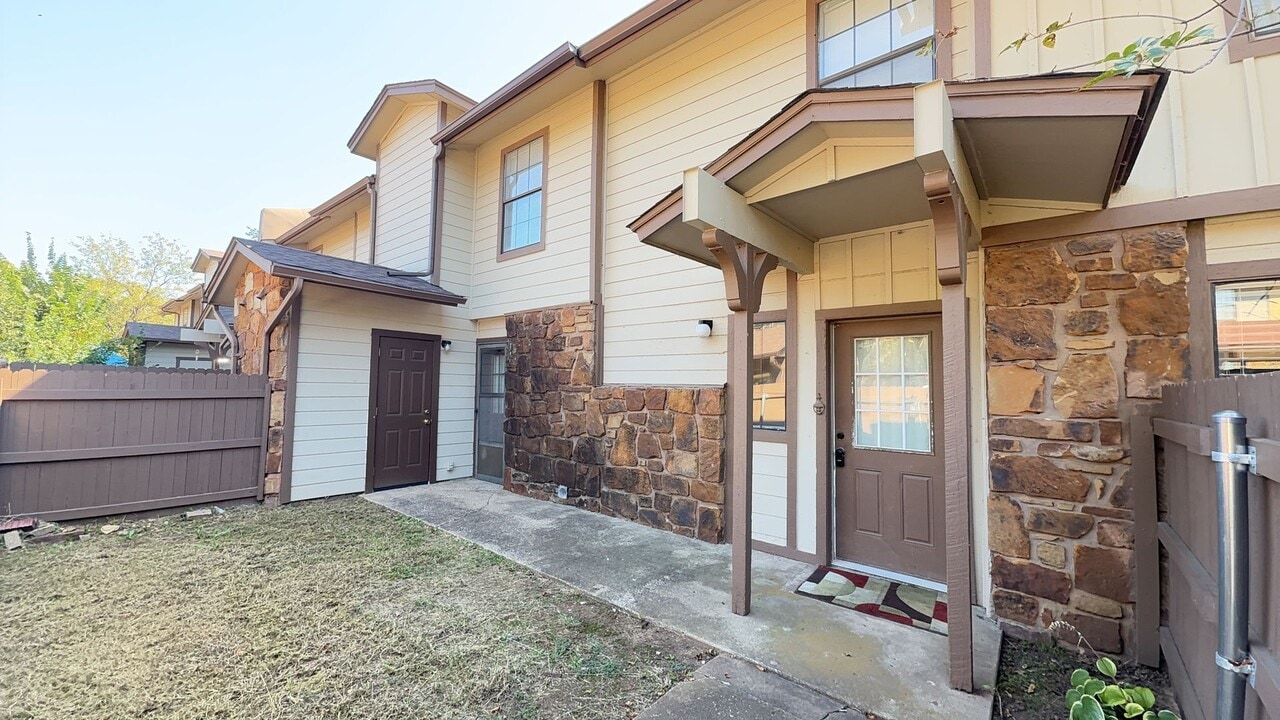 6378 S 80th E Ave in Tulsa, OK - Building Photo
