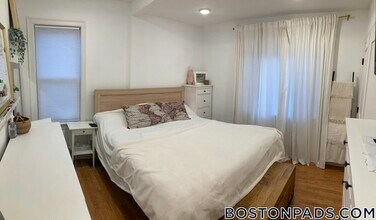 30 Taunton Ave in Boston, MA - Foto de edificio - Building Photo