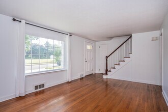 130 Hampton Ave in West Hartford, CT - Building Photo - Building Photo