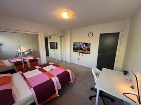 2241-2214 14 St SW in Calgary, AB - Building Photo