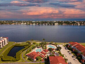 105 Half Moon Cir in Hypoluxo, FL - Building Photo - Building Photo