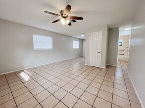 5723 Silver Spur Dr in Holiday, FL - Building Photo - Building Photo