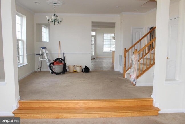 13570 Village Green Dr in Leesburg, VA - Building Photo - Building Photo