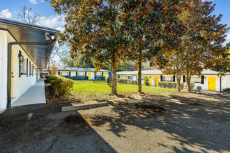 Shephard House Apartments in Tallahassee, FL - Foto de edificio - Building Photo