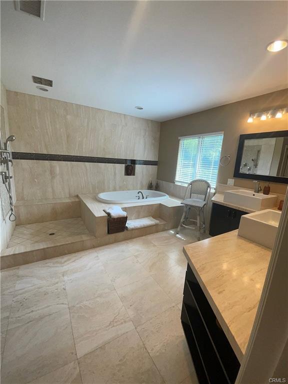16772 Knollwood Dr in Los Angeles, CA - Building Photo - Building Photo