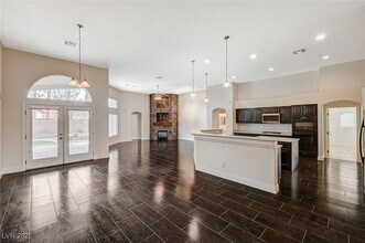 9392 Column Cactus St in Las Vegas, NV - Building Photo - Building Photo