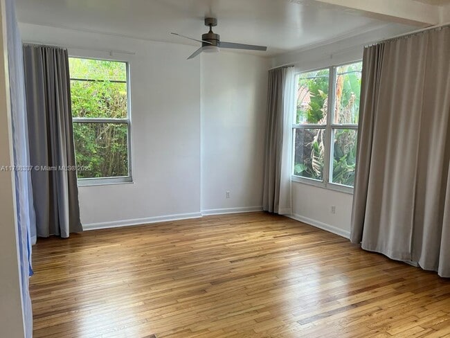 4215 Sheridan Ave in Miami Beach, FL - Building Photo - Building Photo