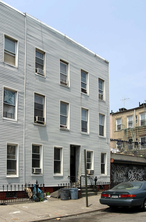 265 Stockholm St in Brooklyn, NY - Building Photo