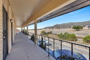 3300 Hayes Ave in El Paso, TX - Building Photo