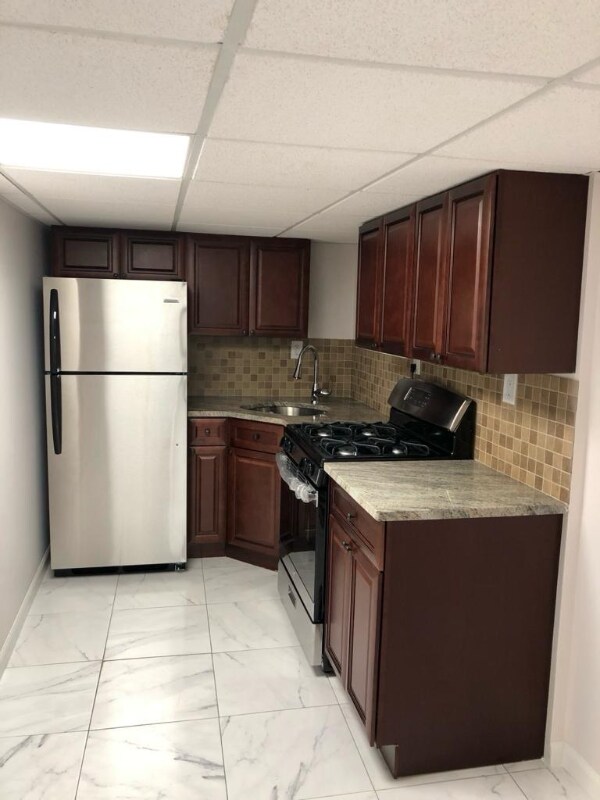 388 12th Ave in Paterson, NJ - Building Photo - Building Photo