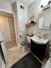 1042 N 68th St, Unit 1042 in Wauwatosa, WI - Building Photo - Building Photo